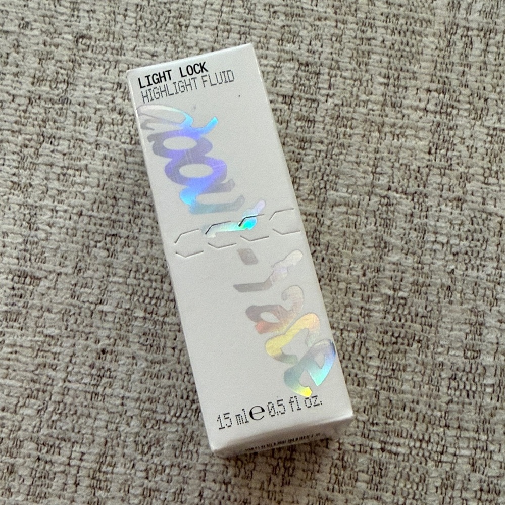 Light Lock Highlight Fluid - Iridescent Glow
